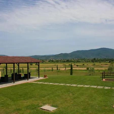 Fratticciola Sleeps 20 Pool Air Con Wifi 别墅